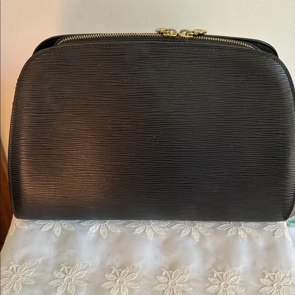 Louis Vuitton Black Leather Pouch with Gold Details - Picture 5 of 16